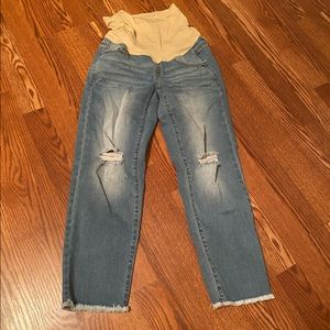 Distressed maternity capri jeans